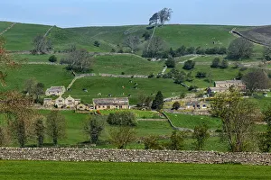 Dotted: Pastureland - typical landscape of the Dales with