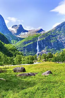 Pathway: Pathway to Briksdal or Briksdalsbreen glacier in