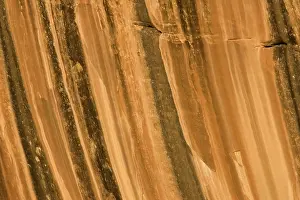 Chelly: Pattern in a sandstone rock wall in the Canyon de Chelly