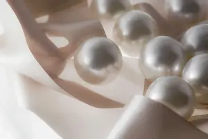 Zandria: Pearls and ribbons