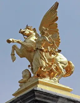 Trumpet: Pegasus statue at the Pont Alexander III