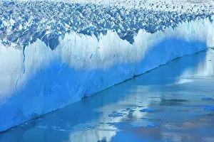 Moreno: Perito Moreno Glacier - blue ice at the face of