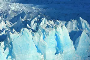 Moreno: Perito Moreno Glacier - blue ice at the face of glacier