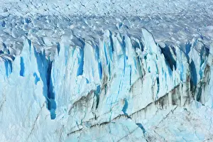 Moreno: Perito Moreno Glacier - blue ice at the face of glacier