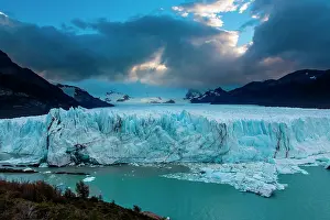 Moreno: Perito Moreno Glacier Rugged Ice Field, Los Glaciares
