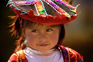 Cusco: Peruvian child - near Cusco city - Peru