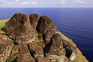 Metre: Petroglyphs at Mata Ngarau, on ridge between a