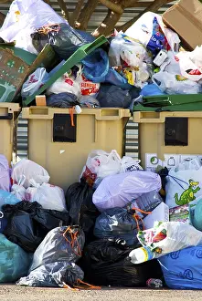Scrap: Photo denunciation, garbage in the sea. No matter