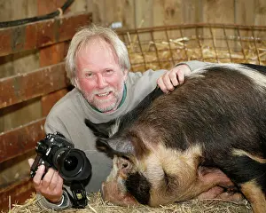 Kune: Photographer John Daniels - with Kune Kune Pig