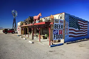 Automobile: Picnic area and restaurant on the historic Route
