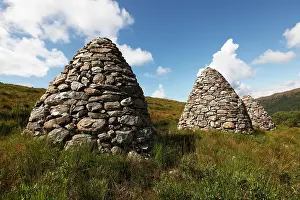 Pyramids: Picts House Brochs / Stone Pyramids