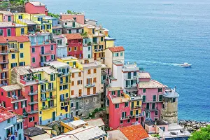 Spezia: Picturesque town of Manarola, in the province of