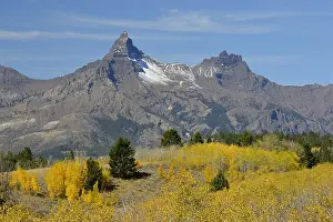300718: Pilot (left) and Index Peaks in northern Wyoming's