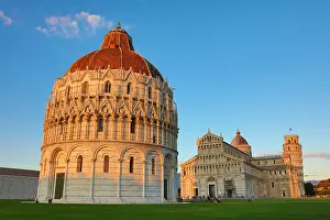 Piazza: Pisa Baptistery of St John, Pisa Cathedral and the