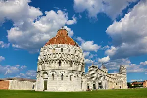Piazza: Pisa Baptistery of St John, Pisa Cathedral and the