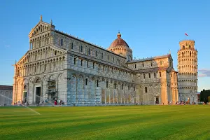 Piazza: Pisa Cathedral and the Leaning Tower of Pisa bell