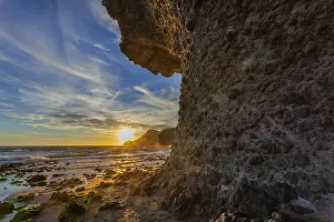Cabo: Playa de Monsul - last evening light on lava rock