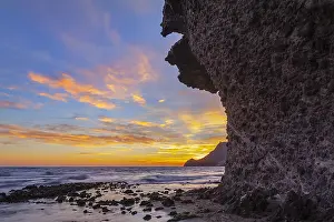 Cabo: Playa de Monsul - lava rock formations along the