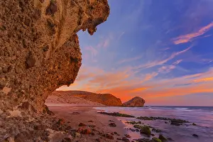 Cabo: Playa de Monsul - lava rock formations along the