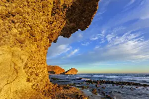Cabo: Playa de Monsul - lava rock formations along the