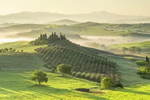 D Orcia: Podere Belvedere, country estate in hilly fields