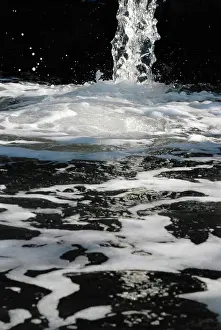 Queens: Polluted Water Pouring into Newtown Creek, NYC