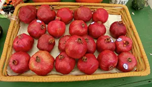 Punica: Pomegranates