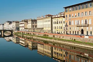 Facade: Ponte alla Carraia and Lungarno Corsini