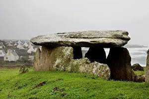 Dolmen: Pors-Poulhan Finistere dolmen, Brittany, France