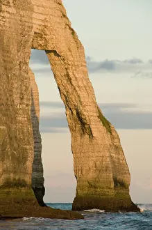 Etretat: Porte d'Aval arch, Etretat, Normandy, FRANCE