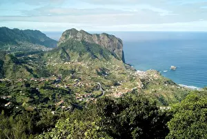 Altantic: Porto da Cruz seen from Portela - Madeira
