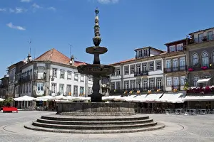 Cafe: Portugal, Ponte de Lima. 18th century fountain