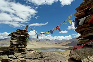 Flags: Prayer flags overlooking Startsapuk Tso