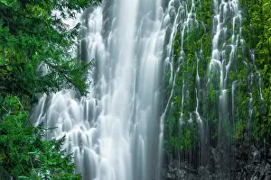 Flowing: Proxy Falls, Three Sisters Wilderness, Oregon, USA
