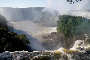 Cascading: Puerto Iguazu, Argentina. The breathtaking