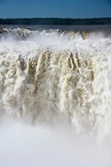 Cascading: Puerto Iguazu, Argentina. The breathtaking