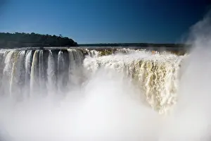 Cascading: Puerto Iguazu, Argentina. The breathtaking