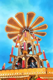 Pyramid: Pyramid Gluhwein booth, Christmas market