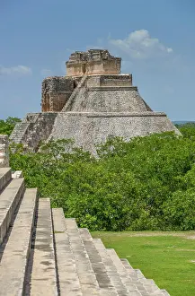 Ruins: Pyramid of the Magician (Piramide del Adivino)