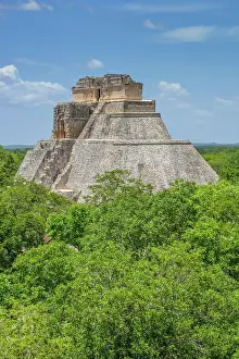 Ruins: Pyramid of the Magician (Piramide del Adivino)