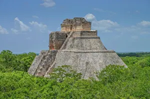 Ruins: Pyramid of the Magician (Piramide del Adivino)