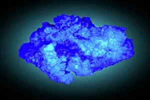 Fluorescence: Quartz & Fluorite in UV Light (1 of 2)