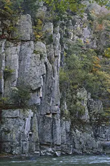 Quartzite: Quartzite Cliffs in West Virginia