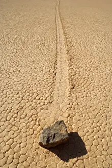 Sliding: The Racetrack - mysterious sliding rocks of the
