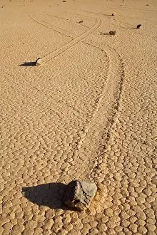 Sliding: The Racetrack - mysterious sliding rocks of the