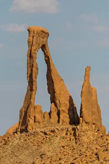 Ragged: Ragged rock arch, Ennedi Plateau, Chad, Africa