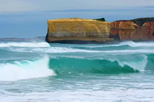 Raging: Raging waves in the Bay of Islands - very strong