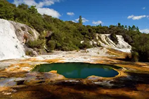 Orakei: Rainbow and Cascade Terrace - hot spring and colourful
