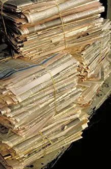Recycling: Recycling newspaper