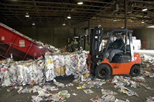 Recycling: Recycling paper